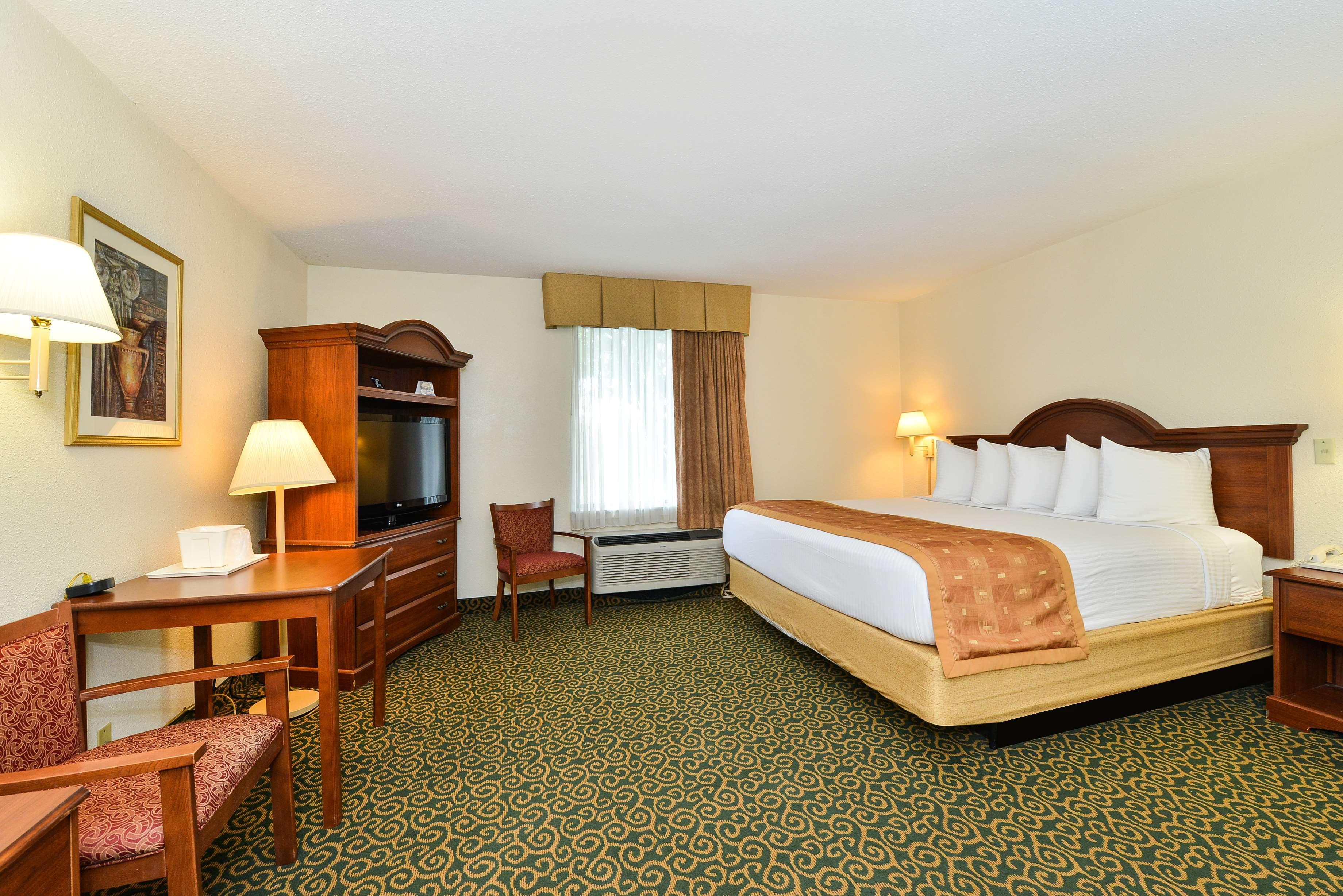 Deluxe Hotel